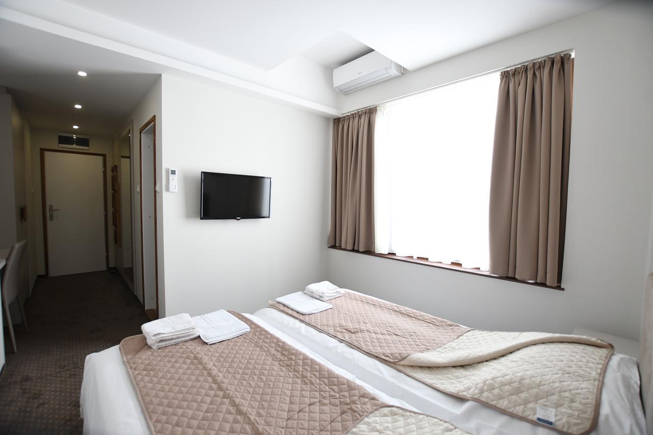 Atrijum Apartments And Rooms Kladovo Ngoại thất bức ảnh